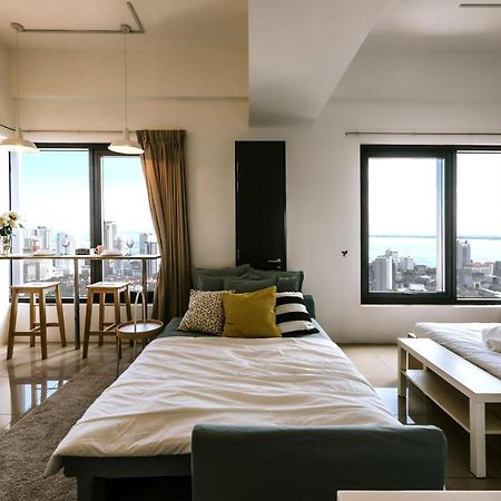 Muji Studio 2 - Seaview At 218 Tropicana Near Komtar Food Heaven With Netflix & Tv Box George Town Ngoại thất bức ảnh